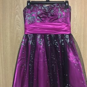 Magenta strapless homecoming dress